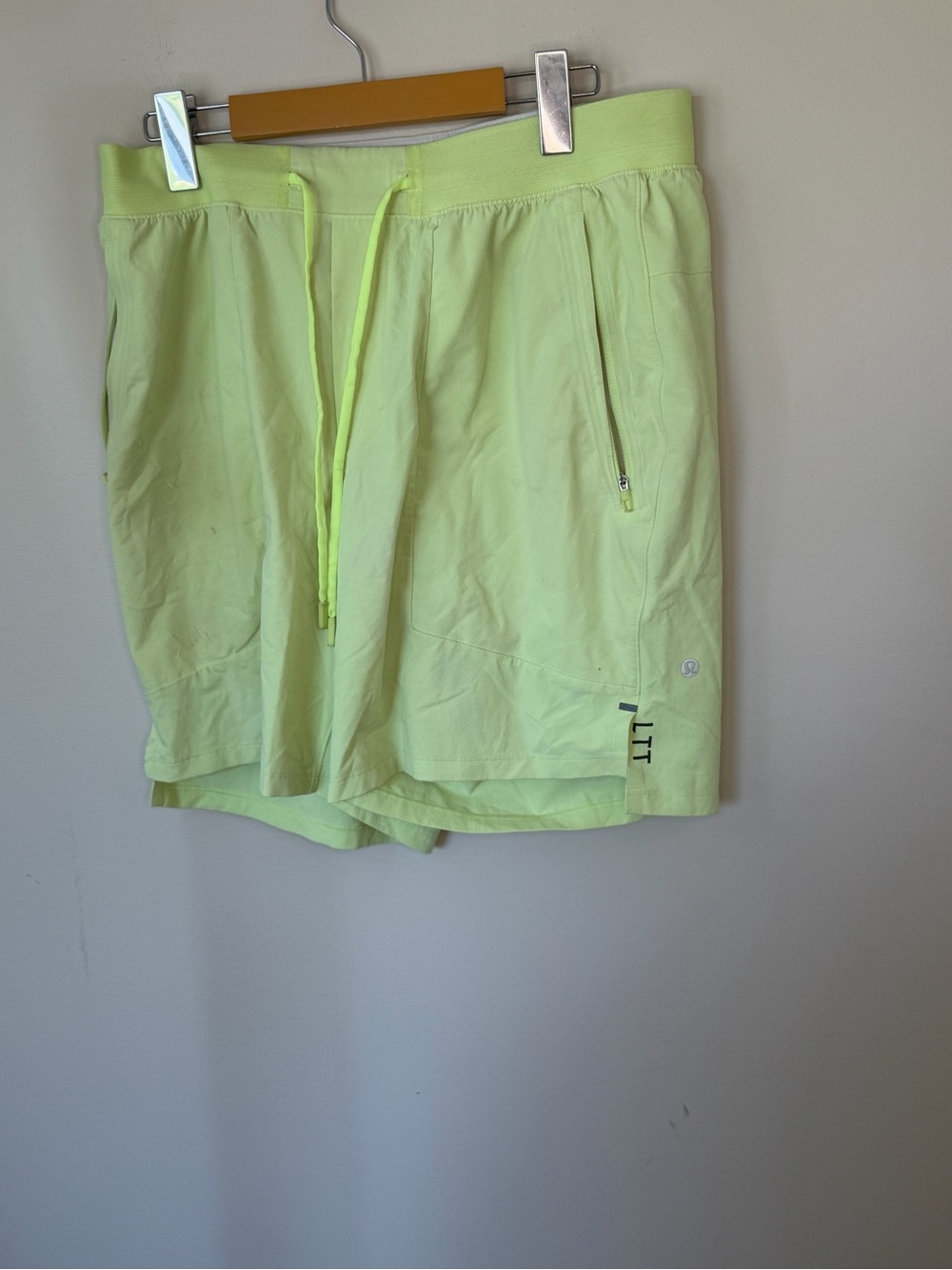 lululemon athletica Men's Neon Yellow Lightweight Joggers